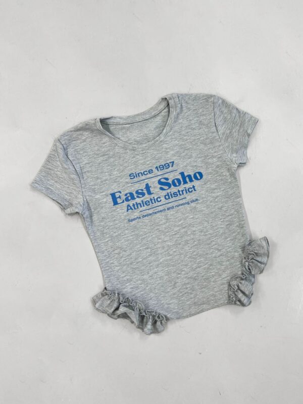 Art.9036 Remera baby tee frunce East Soho - Imagen 2